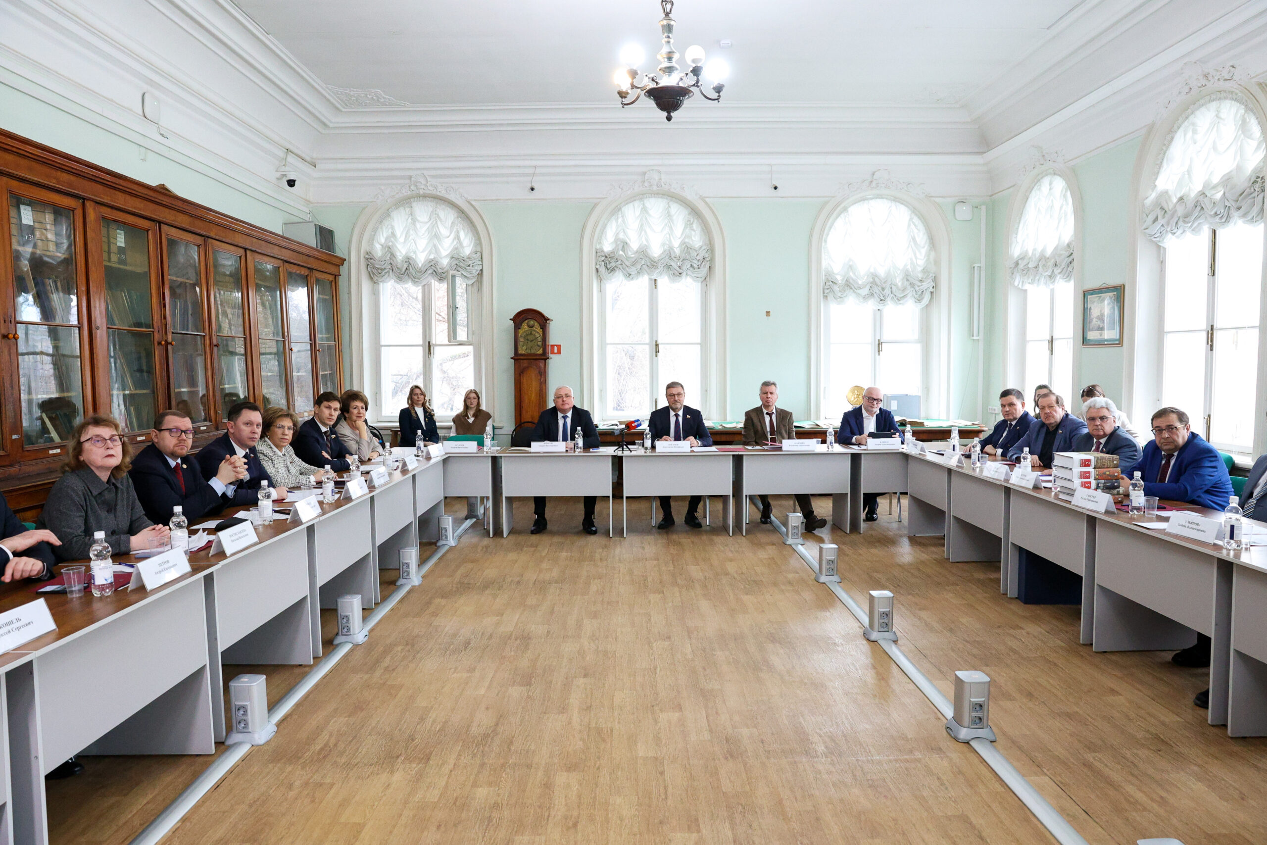 5 марта 2026 года. «От Вече до Правительствующего сената: предыстория российского парламентаризма». Первое заседание в рамках проекта Совета Федерации «Сенатские чтения»